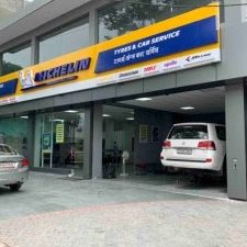 126 tyre and services