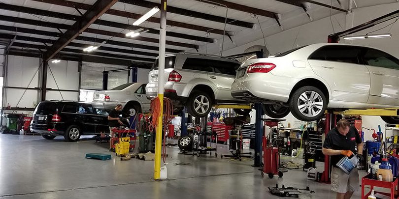 automechanic garage