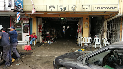 Mobil Kedai Tayar Dan Servis Kereta De Sheng