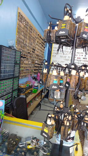 Kedai kunci di TUNAS MANJA gong badak