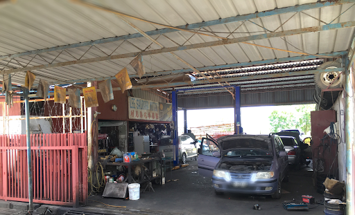 TotalEnergies Quartz Auto Services - Lee Saudara Motor TotalEnergies Quartz Auto Services - Lee Saudara Motor