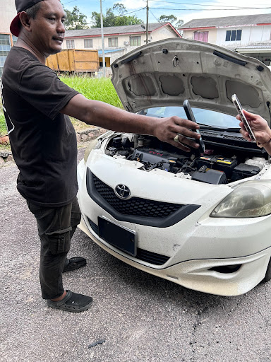 Pomen kereta bergerak di batu pahat