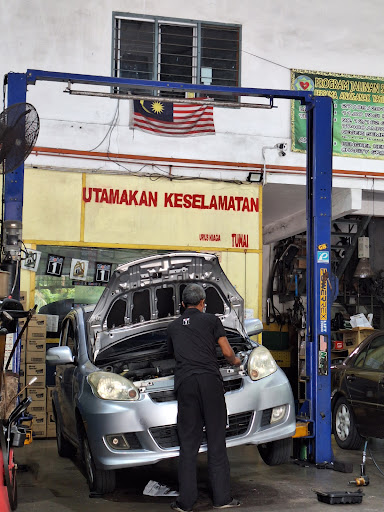 Bengkel Kereta Hairol