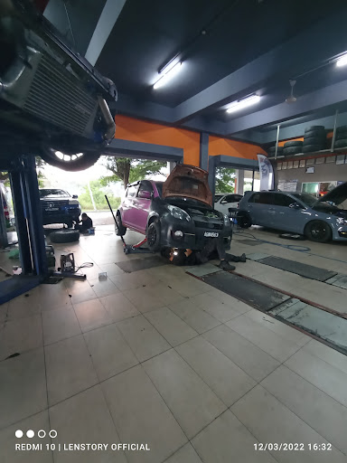 SIN SAN Auto service centre