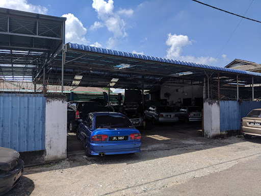 Membaiki Kereta Toh Beng Hock