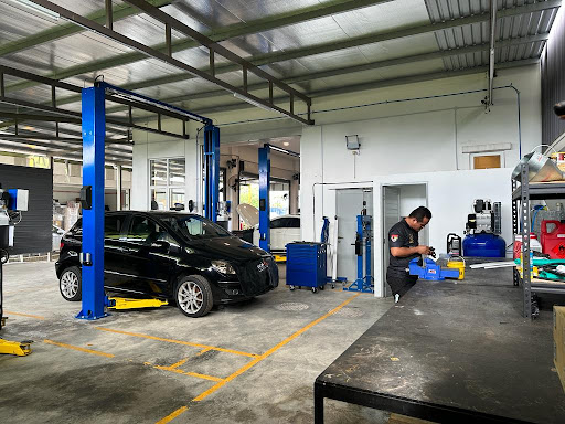 ECW Motorsports Kuching - ( Bengkel Servis Kereta ) ECW Motorsports Kuching - ( Bengkel Servis Kereta )
