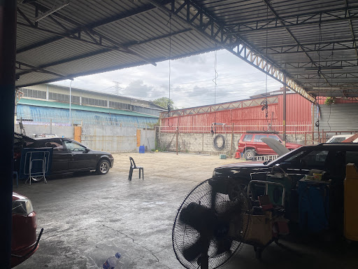 Bengkel Memperbaiki Kereta Fidels
