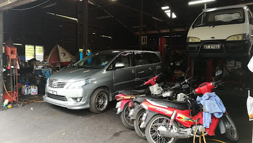 Wei Seah Membaiki Kereta