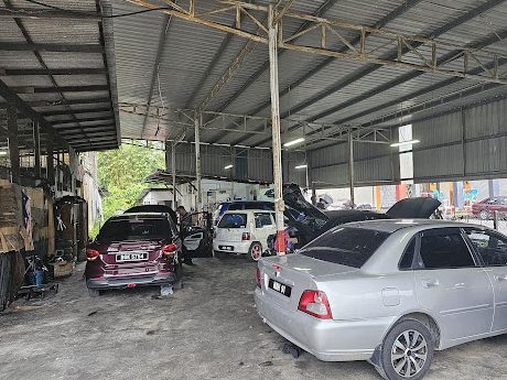 bengkel membaiki kereta azizahazir