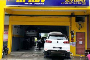 Bengkel kereta hi-rev