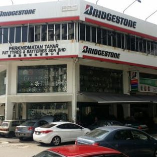 pusat servis kereta tayar st